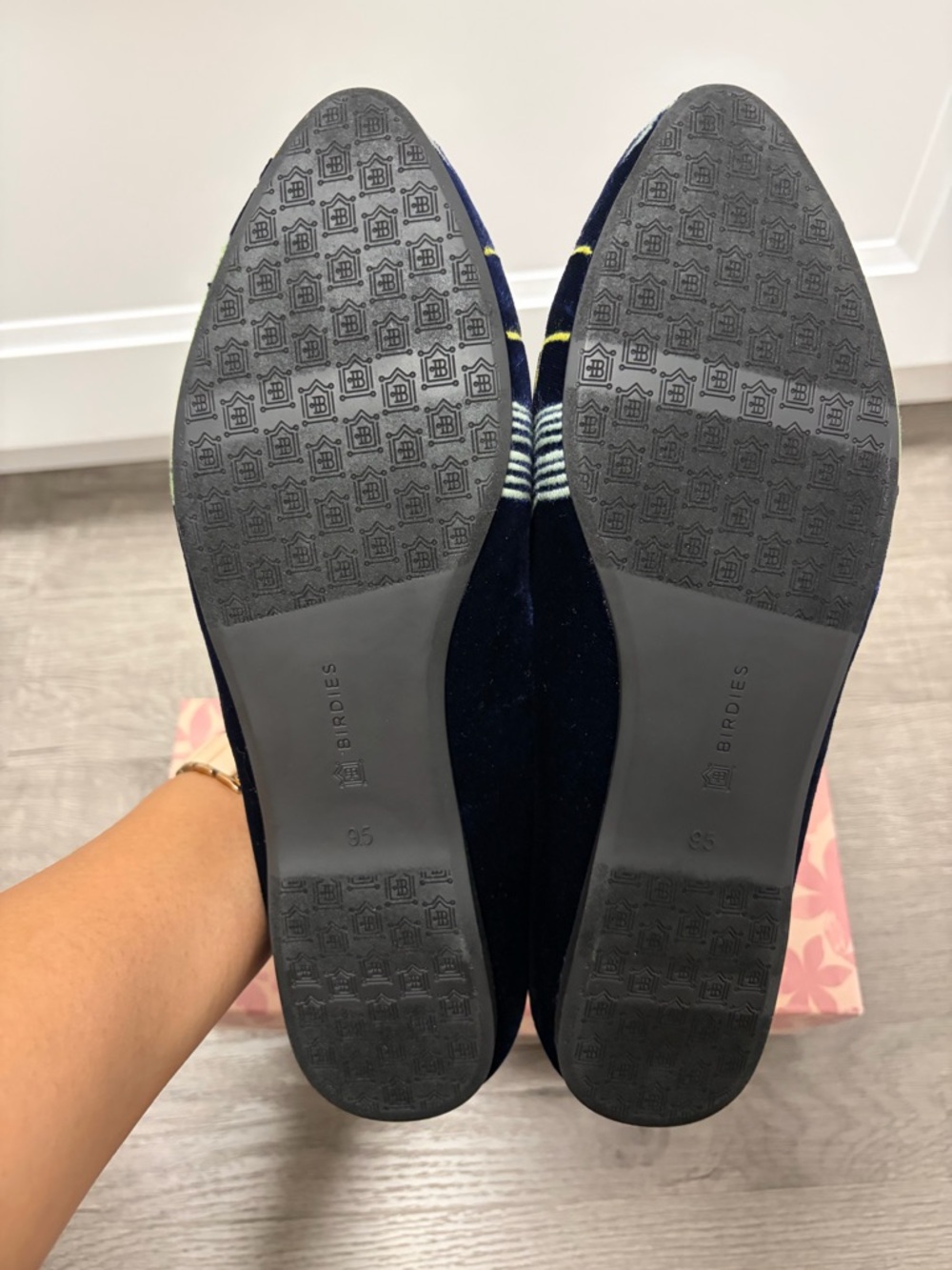 Birdies Navy Blue Velvet Embroidered Flats -NWT 9.5 - Picture 8 of 9